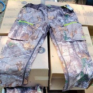 Under Armour hunting pants size XXXL